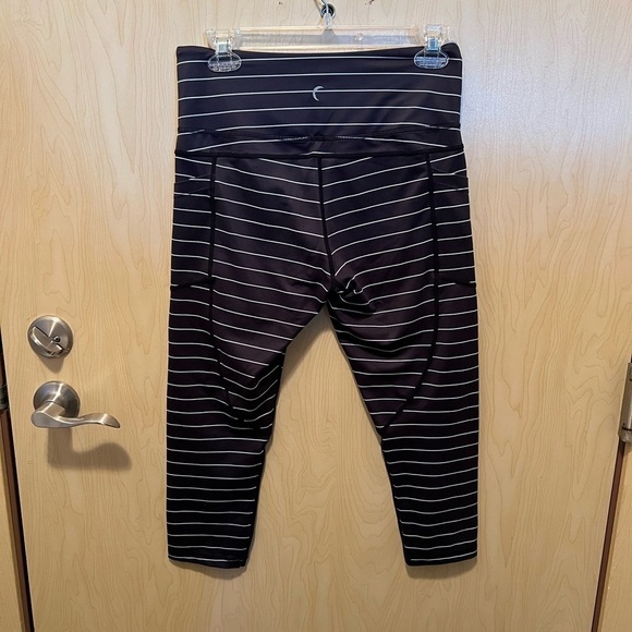 Zyia capris